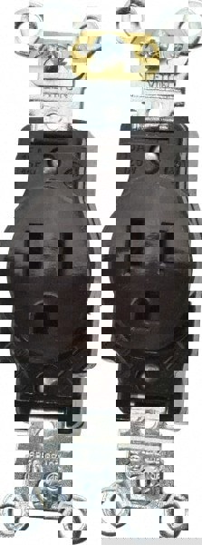 Straight Blade Single Receptacle: NEMA 5-15R, 15 Amps, Self-Grounding